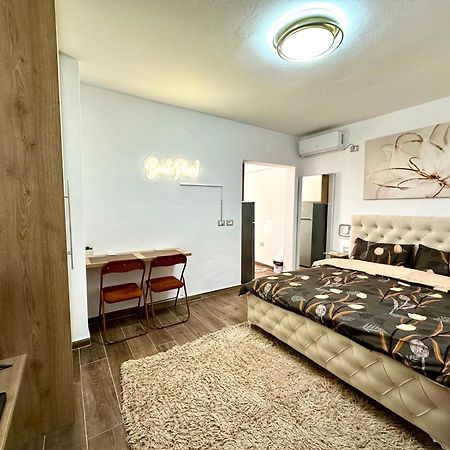 K&T Boulevard Studio Saranda Экстерьер фото